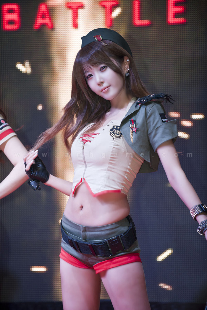 Showgirl G-Star 2012: Heo Yoon Mi - Ảnh 2