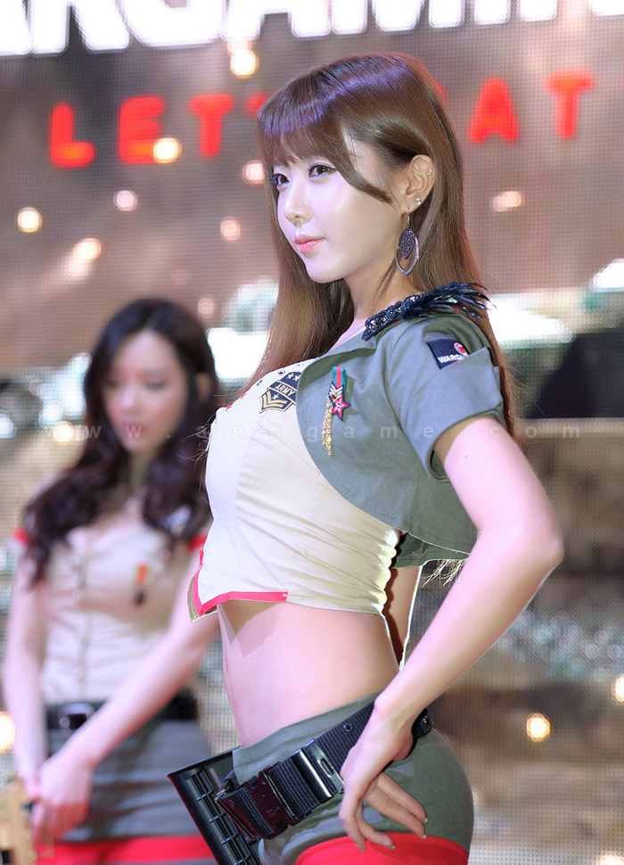 Showgirl G-Star 2012: Heo Yoon Mi - Ảnh 5