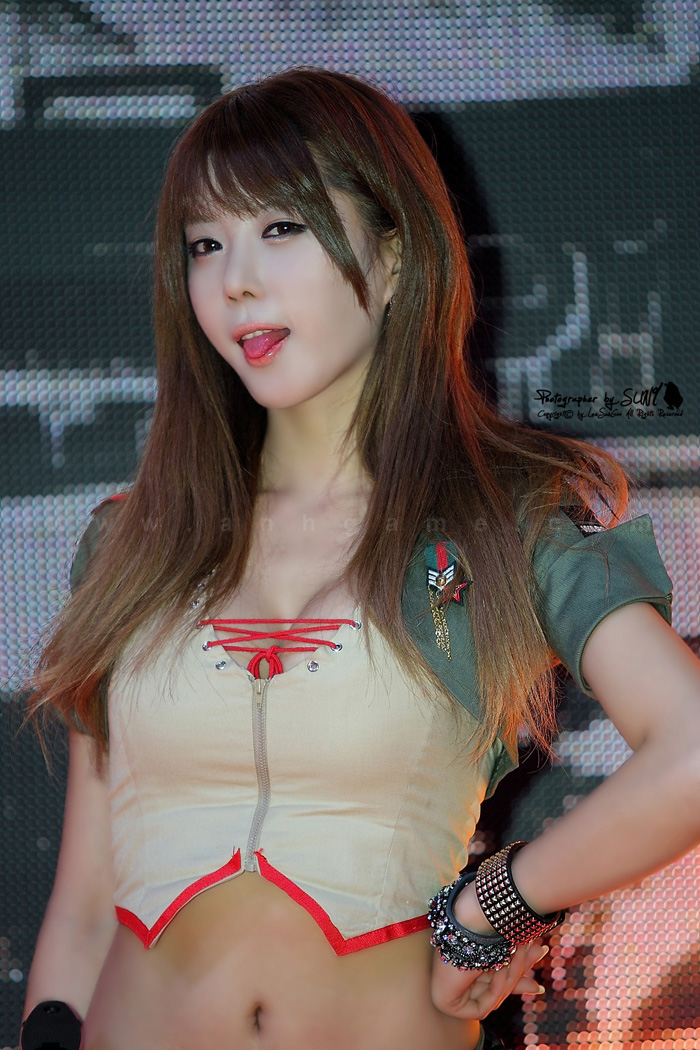 Showgirl G-Star 2012: Heo Yoon Mi - Ảnh 75