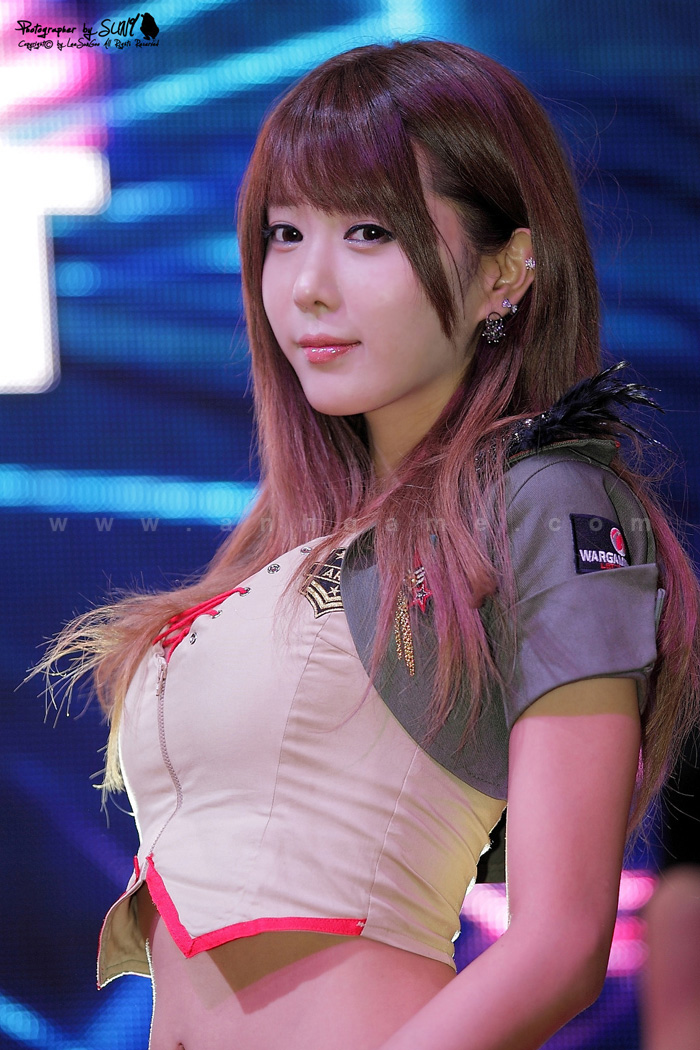 Showgirl G-Star 2012: Heo Yoon Mi - Ảnh 87
