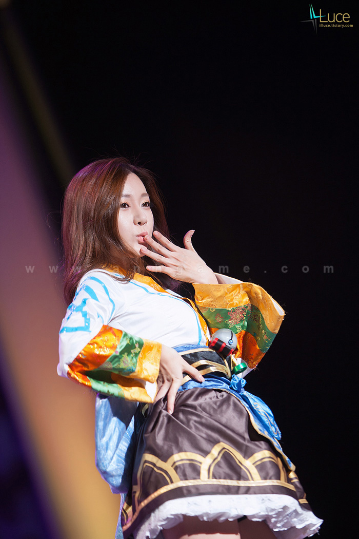 Showgirl Dungeon & Fighter Festival 2012: Han Ji Eun - Ảnh 8