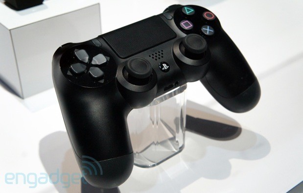 Sony "nhốt" tay cầm DualShock 4 trong lồng kính - Ảnh 21