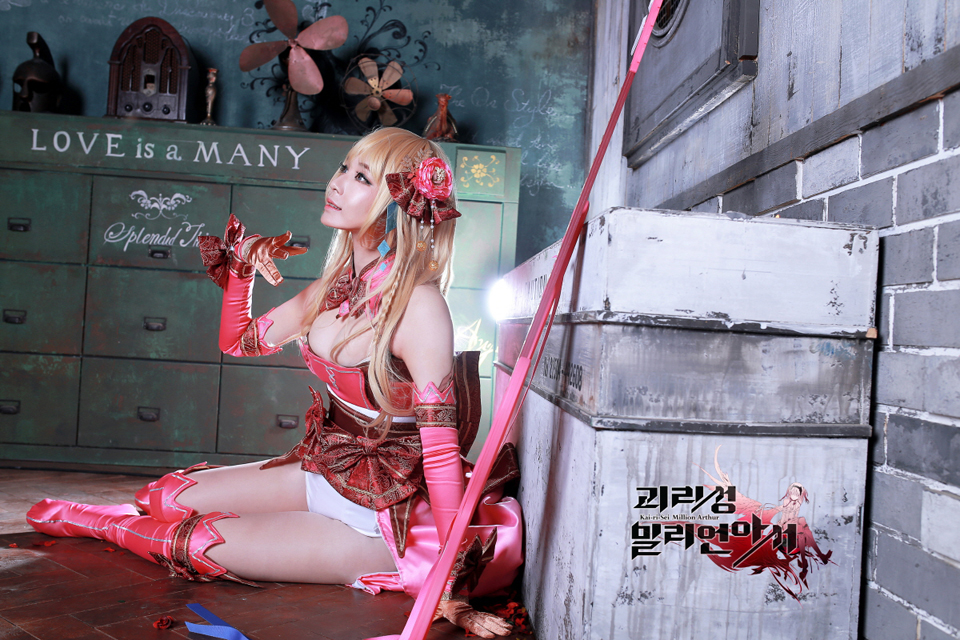 Bỏng mắt với cosplay Million Arthur tại Hàn Quốc