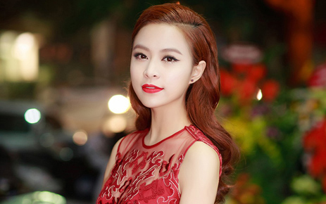 Hoàng Thùy Linh quyến rũ với váy ren đỏ ở sự kiện - Ảnh 10