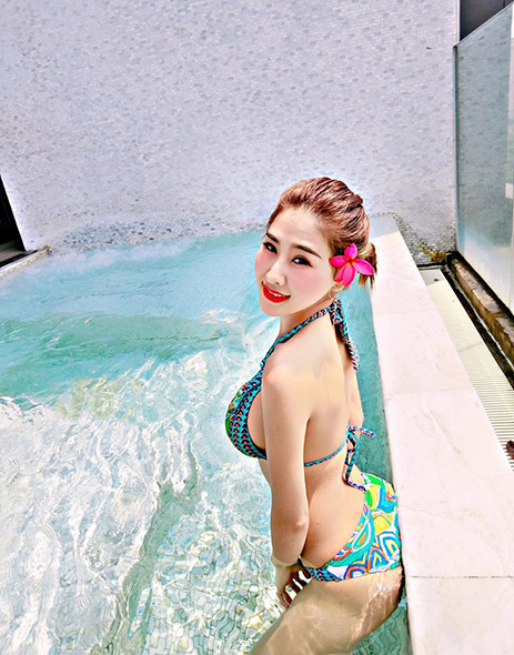 DJ Oxy khoe ảnh bikini nóng bỏng chụp tại Thái Lan - Ảnh 1