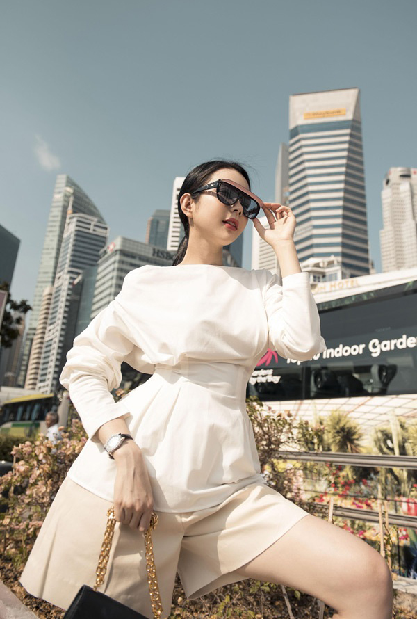 Hoa hậu Huỳnh Vy khoe vẻ đẹp sành điệu với bộ ảnh street style ở Singapore - Ảnh 5