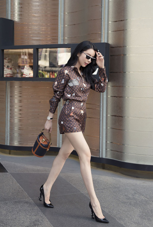 Hoa hậu Huỳnh Vy khoe vẻ đẹp sành điệu với bộ ảnh street style ở Singapore - Ảnh 10