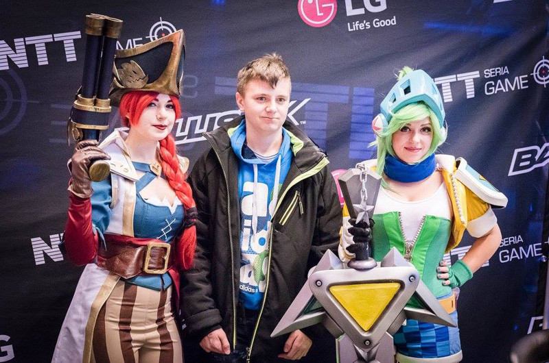 Chiêm ngưỡng cosplay LMHT tại IEM Katowice 2016 - Ảnh 09