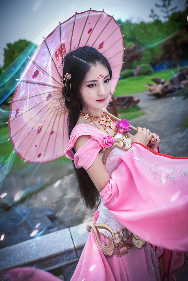 Ngắm cosplay Thiên Hương cực quyến rũ của Hàn Hàn