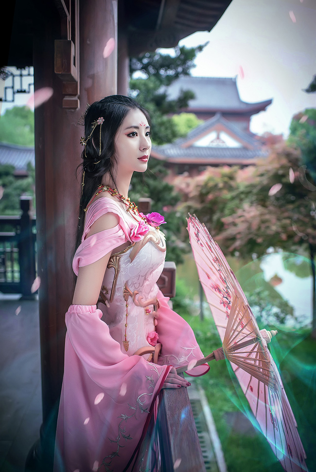 Ngắm cosplay Thiên Hương cực quyến rũ của Hàn Hàn