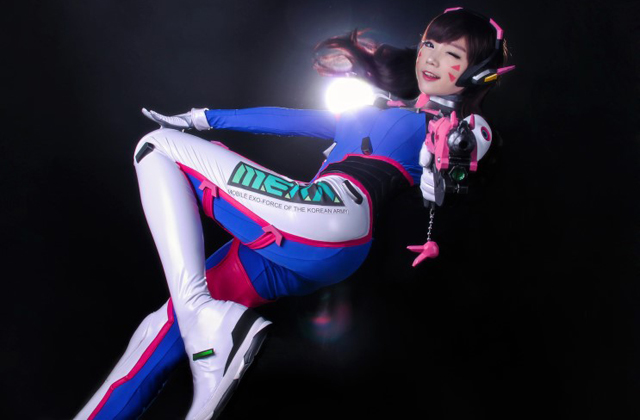 Overwatch: Ngắm cosplay D.Va siêu dễ thương của Aza Miyuko
