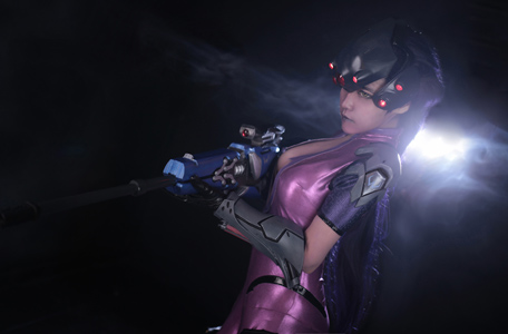 Overwatch: RZ Cos tung cosplay Widowmaker siêu ấn tượng 1