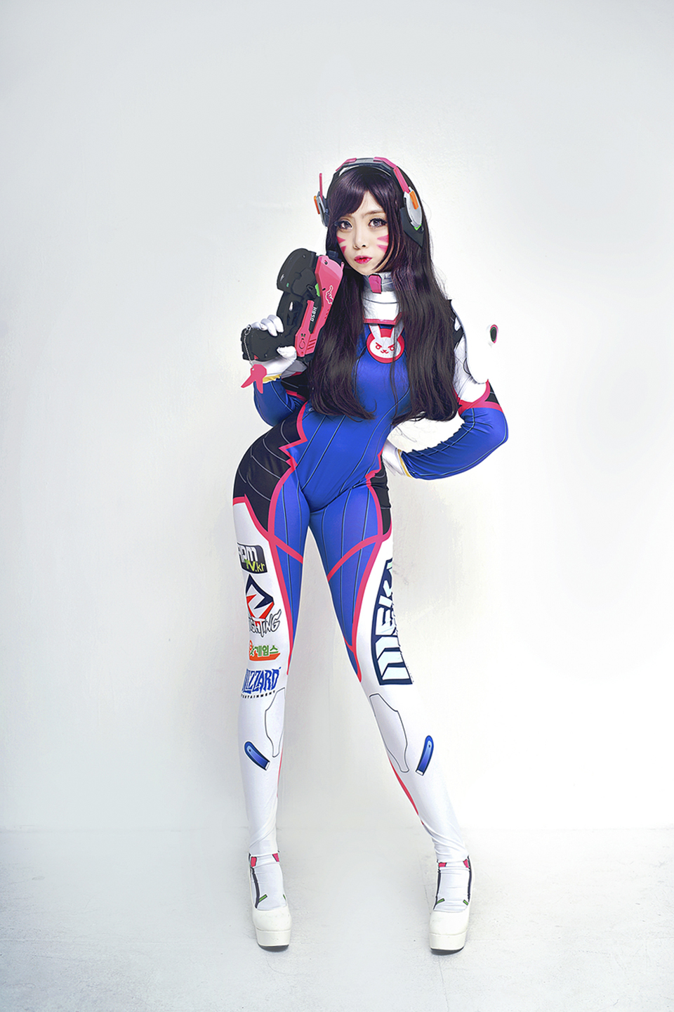D.Va cosplay by Korean cosplayer Dami - Image 07