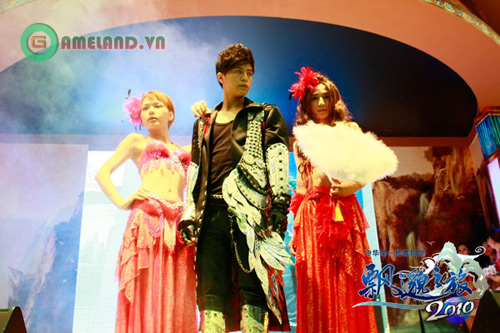 Cận cảnh dàn showgirl Phiêu Mạc Chi Lữ tại CJ 2010 - Ảnh 8