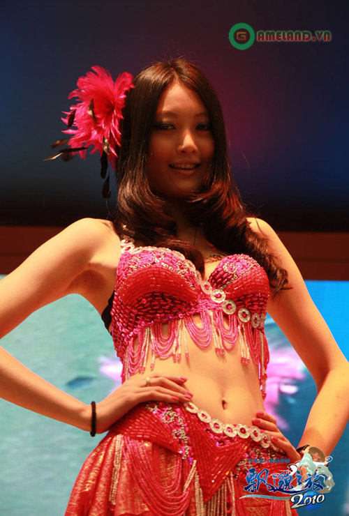 Cận cảnh dàn showgirl Phiêu Mạc Chi Lữ tại CJ 2010 - Ảnh 17