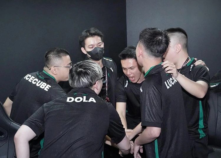 Chung kết CFVL 2025 S1: Team Falcons nghiền nát Nexttop