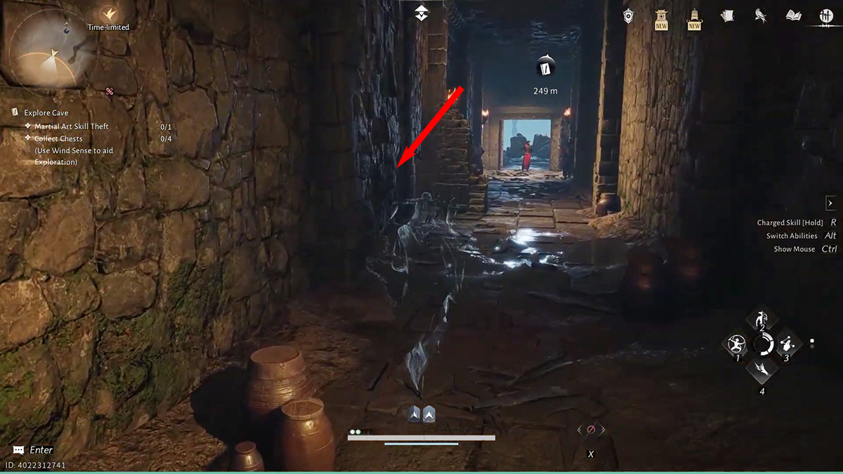 Ở hành lang đầu tiên, sử dụng lối đi bên trái để tránh lính canh phát hiện