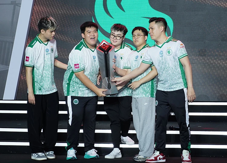 Team Falcons lập kỷ lục vô địch CFVL lần thứ 5 liên tiếp