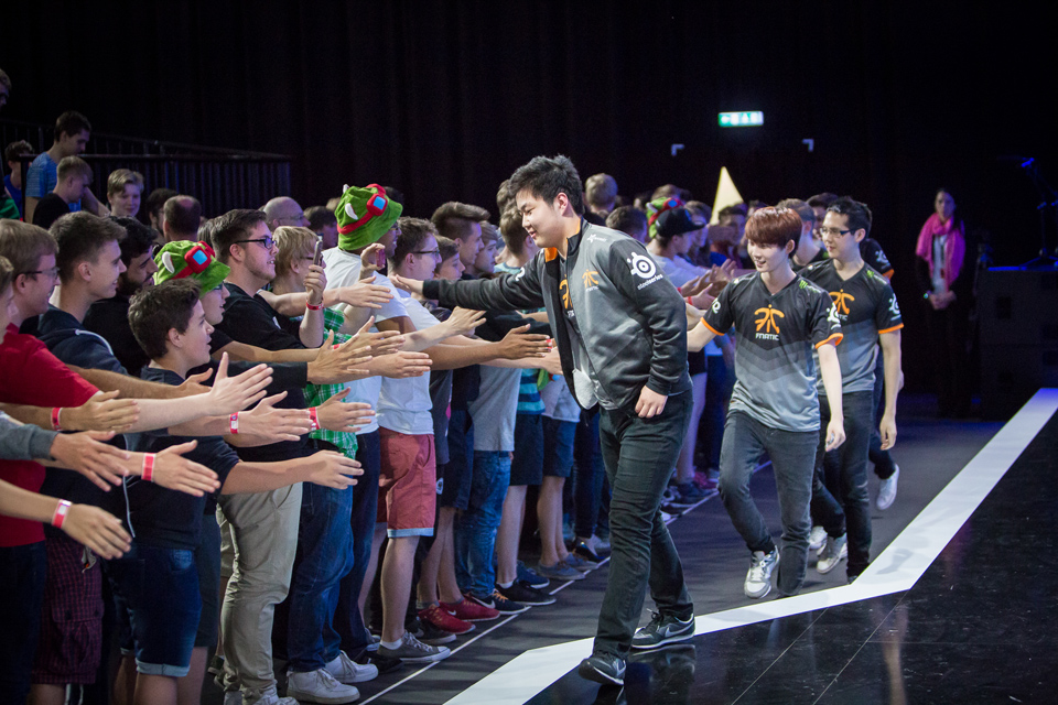 lcs chau au mua he