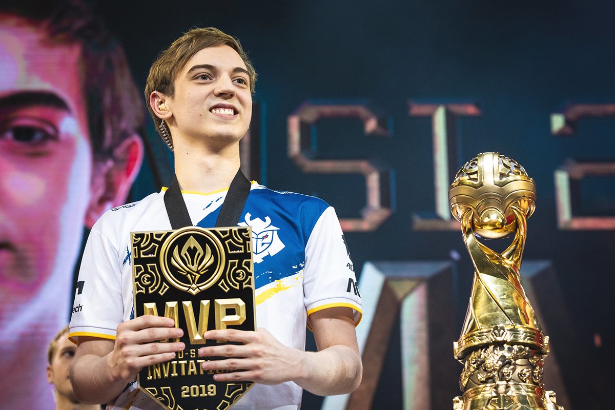 Caps là tuyển thủ châu Âu đầu tiên vào Hall of Legends
